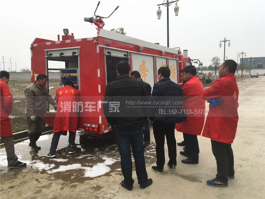 東風(fēng)多利卡單排消防車 東風(fēng)多利卡單排消防車