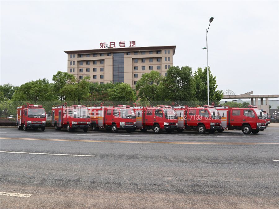 東風(fēng)3噸水罐消防車 東風(fēng)3噸水罐消防車